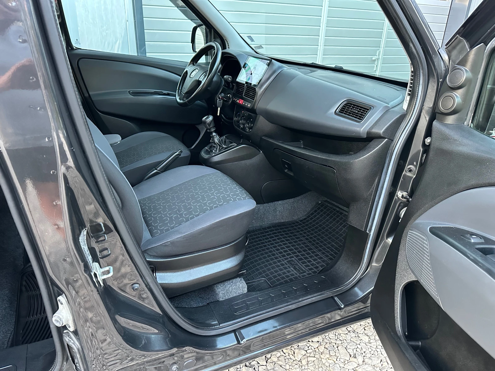 Fiat Doblo 1.4LPG 120кс НАВИ КАМЕРА CARPLAY 5 места, снимка 9 - Автомобили и джипове - 54692927