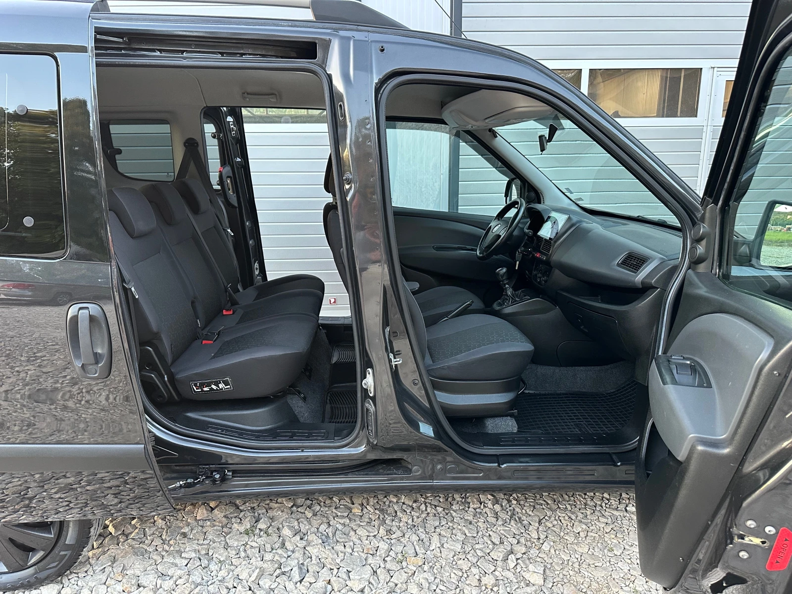 Fiat Doblo 1.4LPG 120кс НАВИ КАМЕРА CARPLAY 5 места, снимка 10 - Автомобили и джипове - 54692927