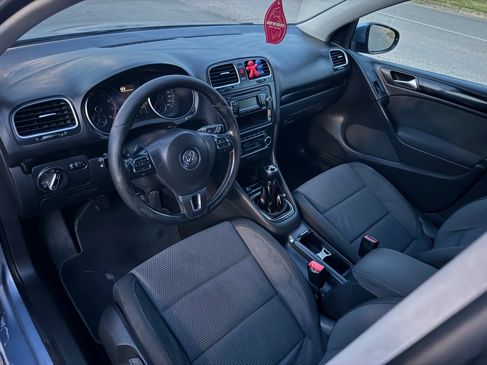 VW Golf 1.6 LPG, снимка 8 - Автомобили и джипове - 54906870