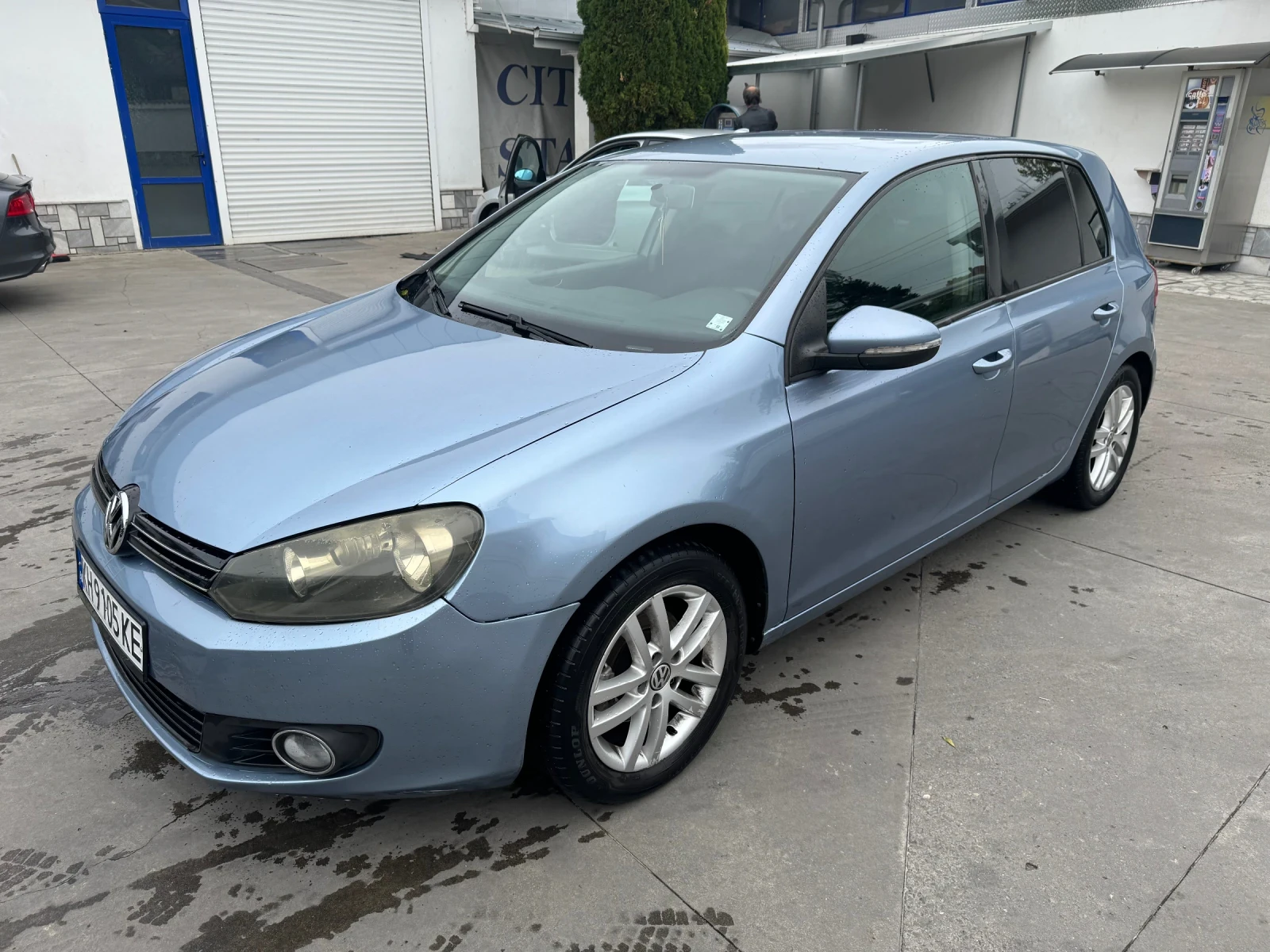 VW Golf 1.6 LPG, снимка 6 - Автомобили и джипове - 54906870
