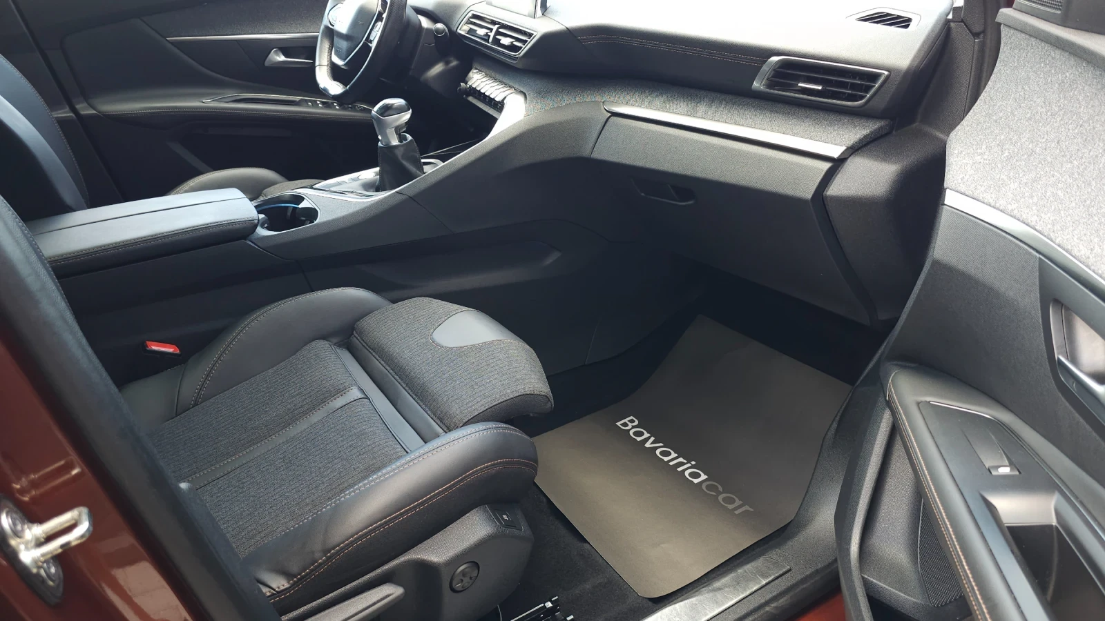 Peugeot 3008 GT-Line* Pano* Key Go* Masage* LED* Kam.360* Euro6, снимка 13 - Автомобили и джипове - 55061368