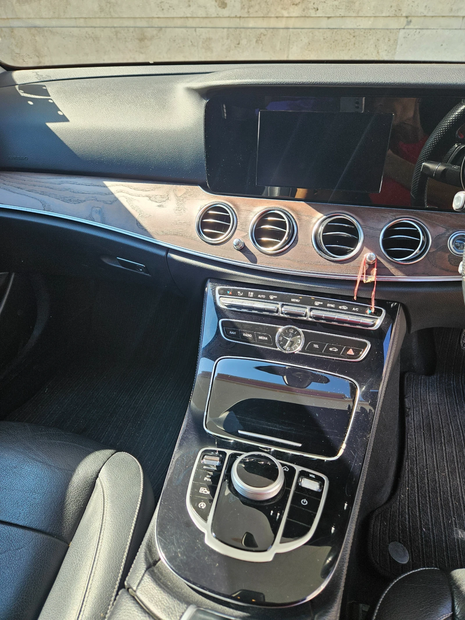 Mercedes-Benz 220, снимка 9 - Автомобили и джипове - 55291853