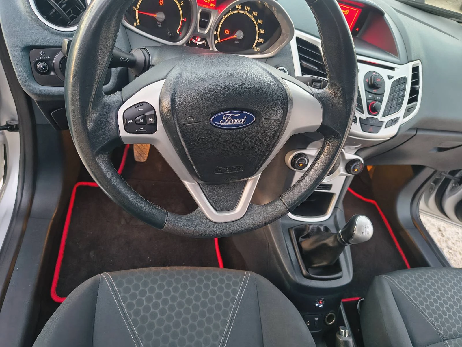 Ford Fiesta 1.25 Titanium_GAS, снимка 10 - Автомобили и джипове - 55367920