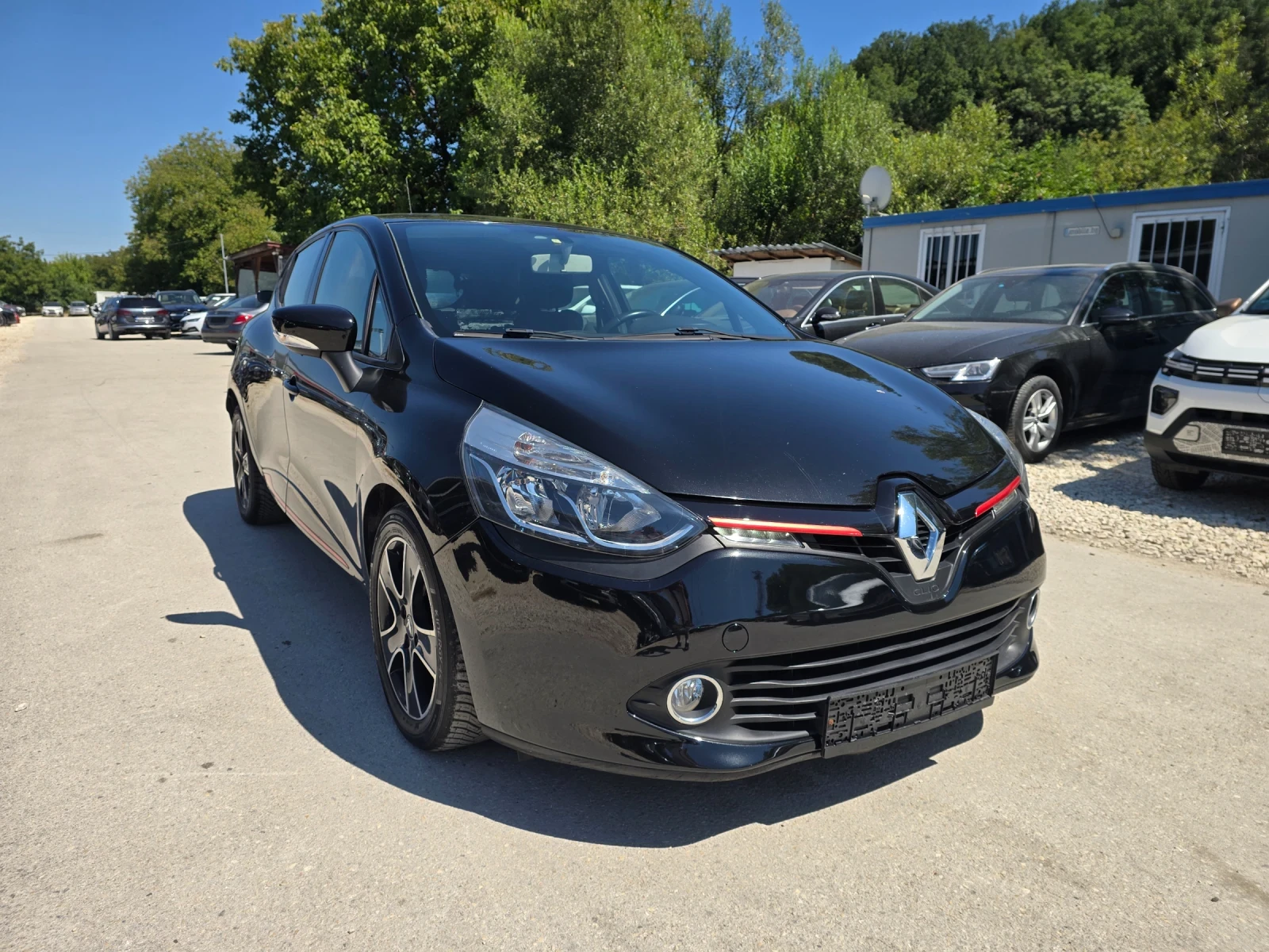 Renault Clio 1.5dci 90к.с Топ състояние , снимка 2 - Автомобили и джипове - 55529551