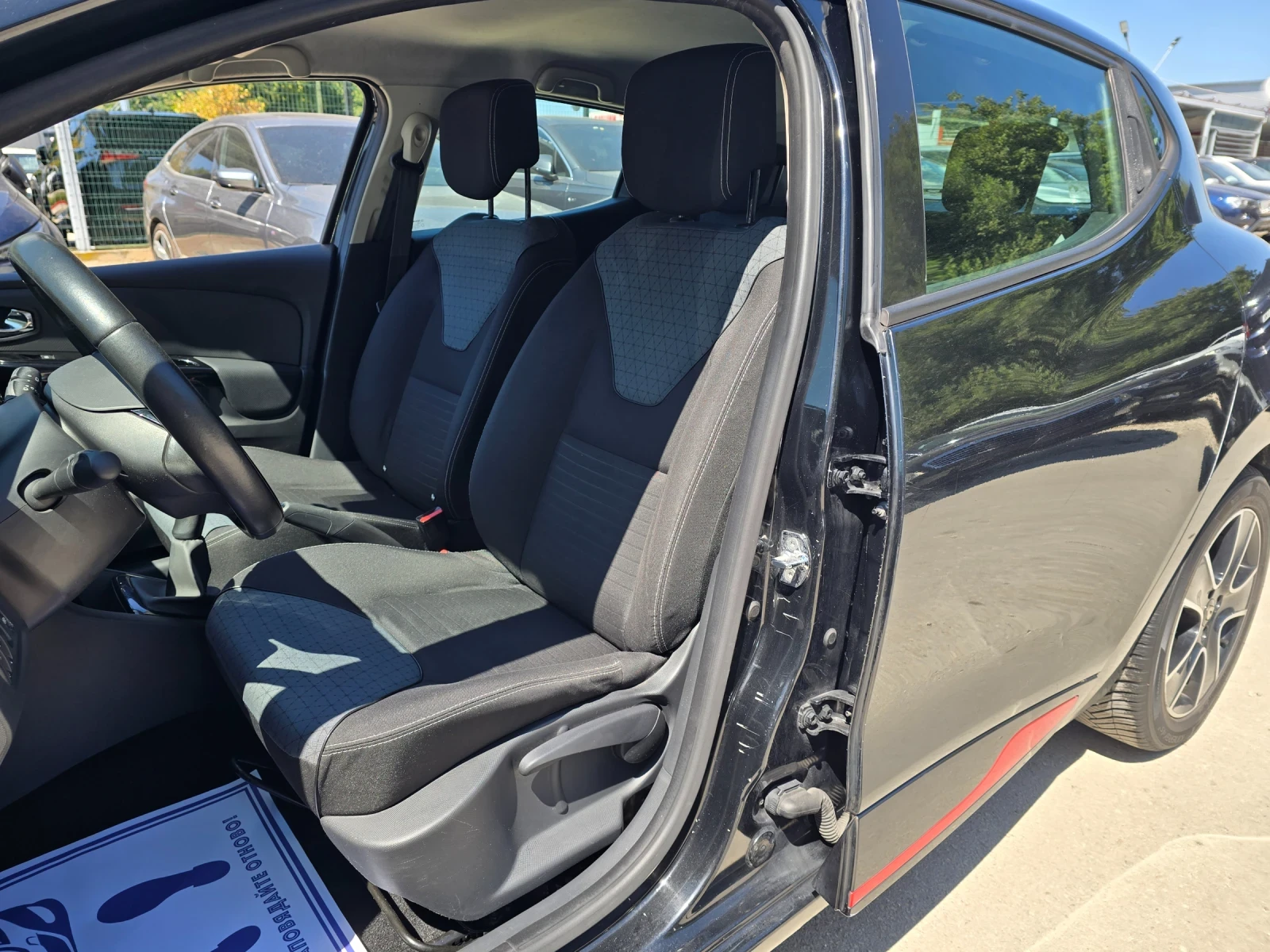 Renault Clio 1.5dci 90к.с Топ състояние , снимка 10 - Автомобили и джипове - 55529551