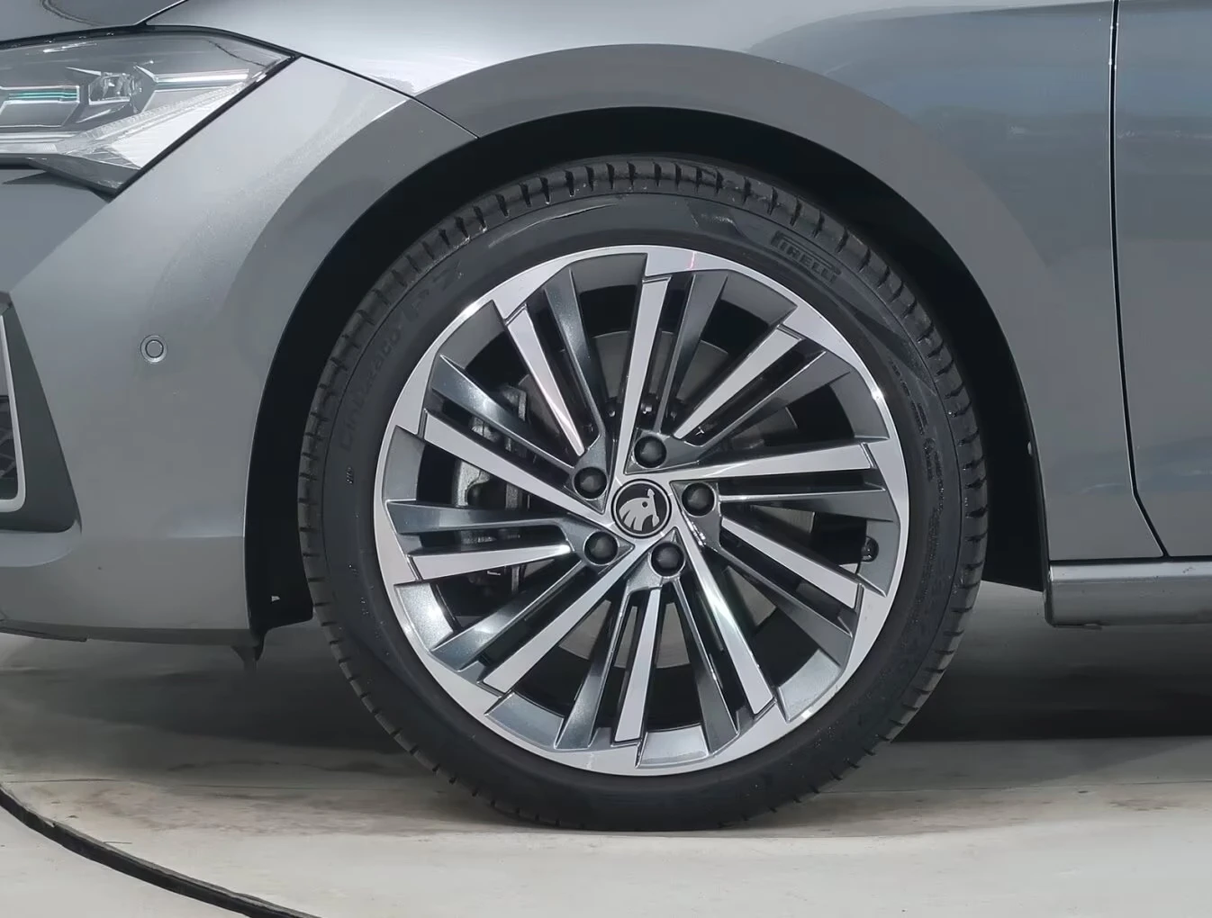 Skoda Superb 2.0 TSI 4x4 L&K COMBI 360-CAM CANTON , снимка 6 - Автомобили и джипове - 55629072