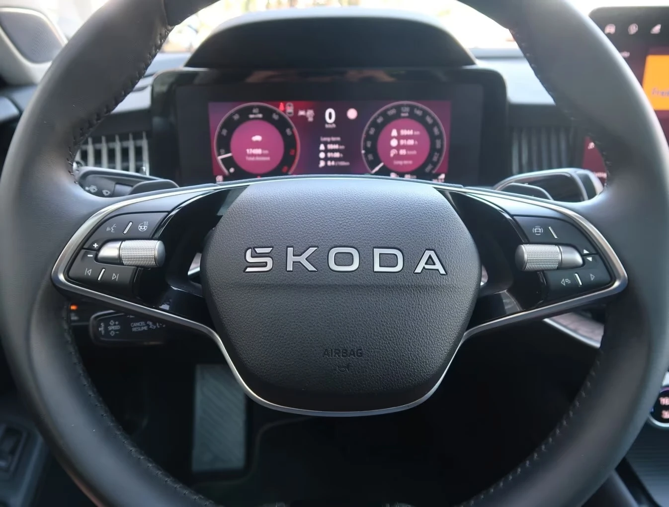 Skoda Superb 2.0 TSI 4x4 L&K COMBI 360-CAM CANTON , снимка 9 - Автомобили и джипове - 55629072