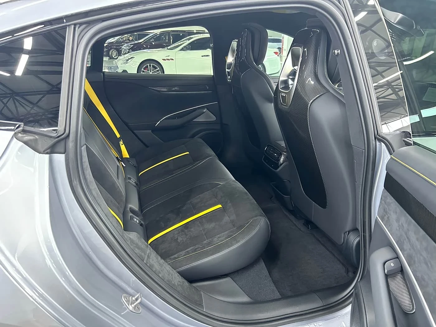 Xiaomi SU7 Ultra import.autoprime.bg, снимка 9 - Автомобили и джипове - 55700272