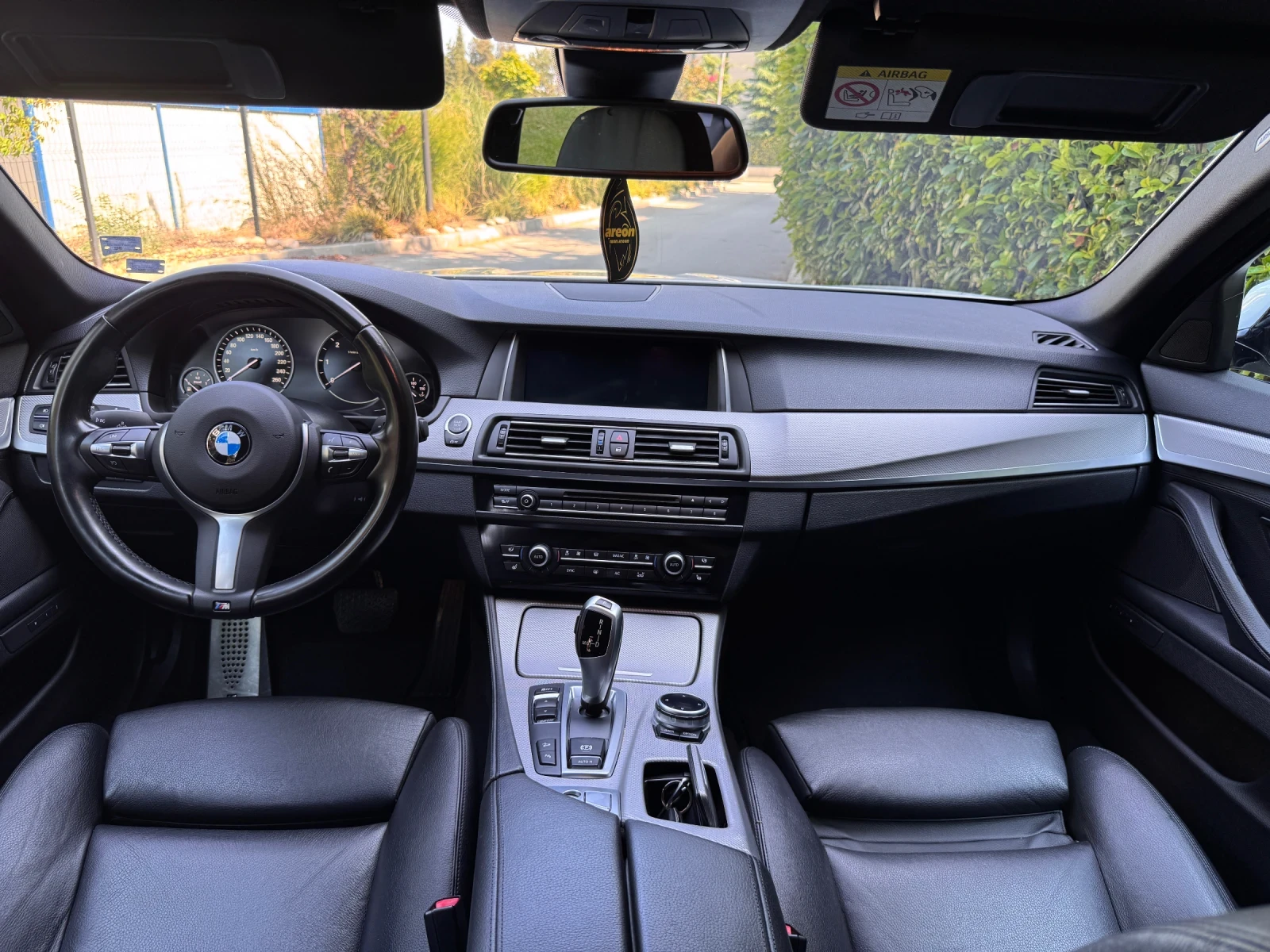 BMW 530 Face M-Pack Shadowline Head up Keyless Panorama, снимка 9 - Автомобили и джипове - 55740090