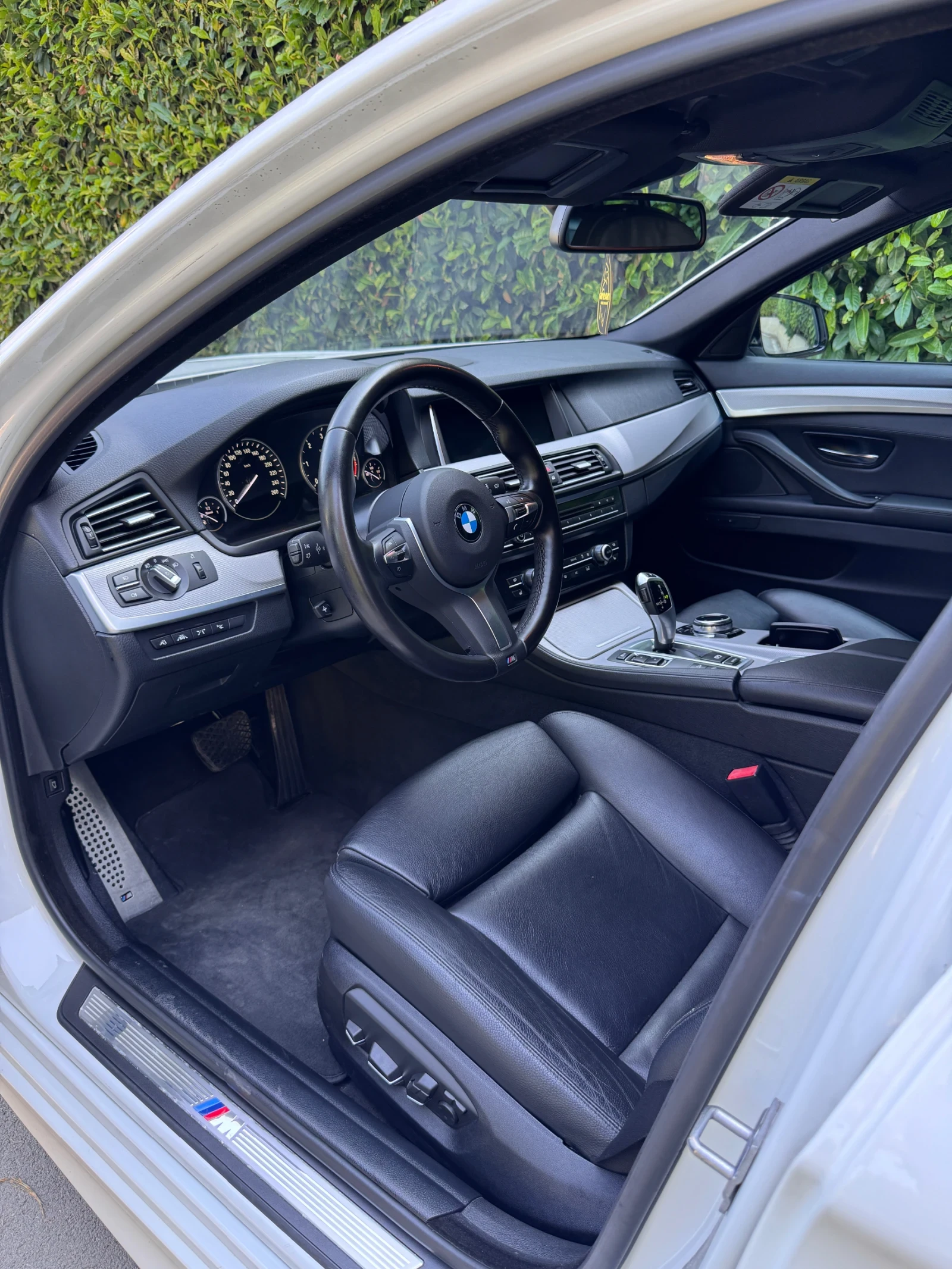 BMW 530 Face M-Pack Shadowline Head up Keyless Panorama, снимка 7 - Автомобили и джипове - 55740090