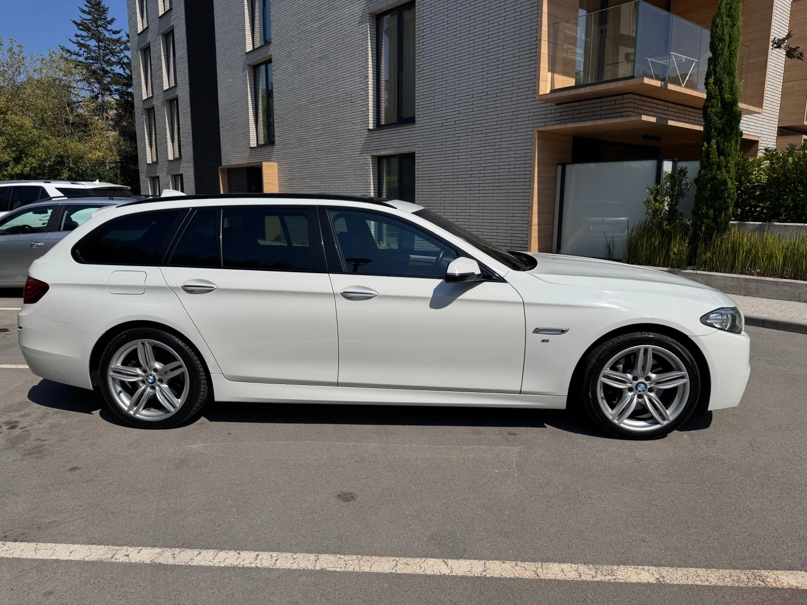 BMW 530 Face M-Pack Shadowline Head up Keyless Panorama, снимка 6 - Автомобили и джипове - 55740090
