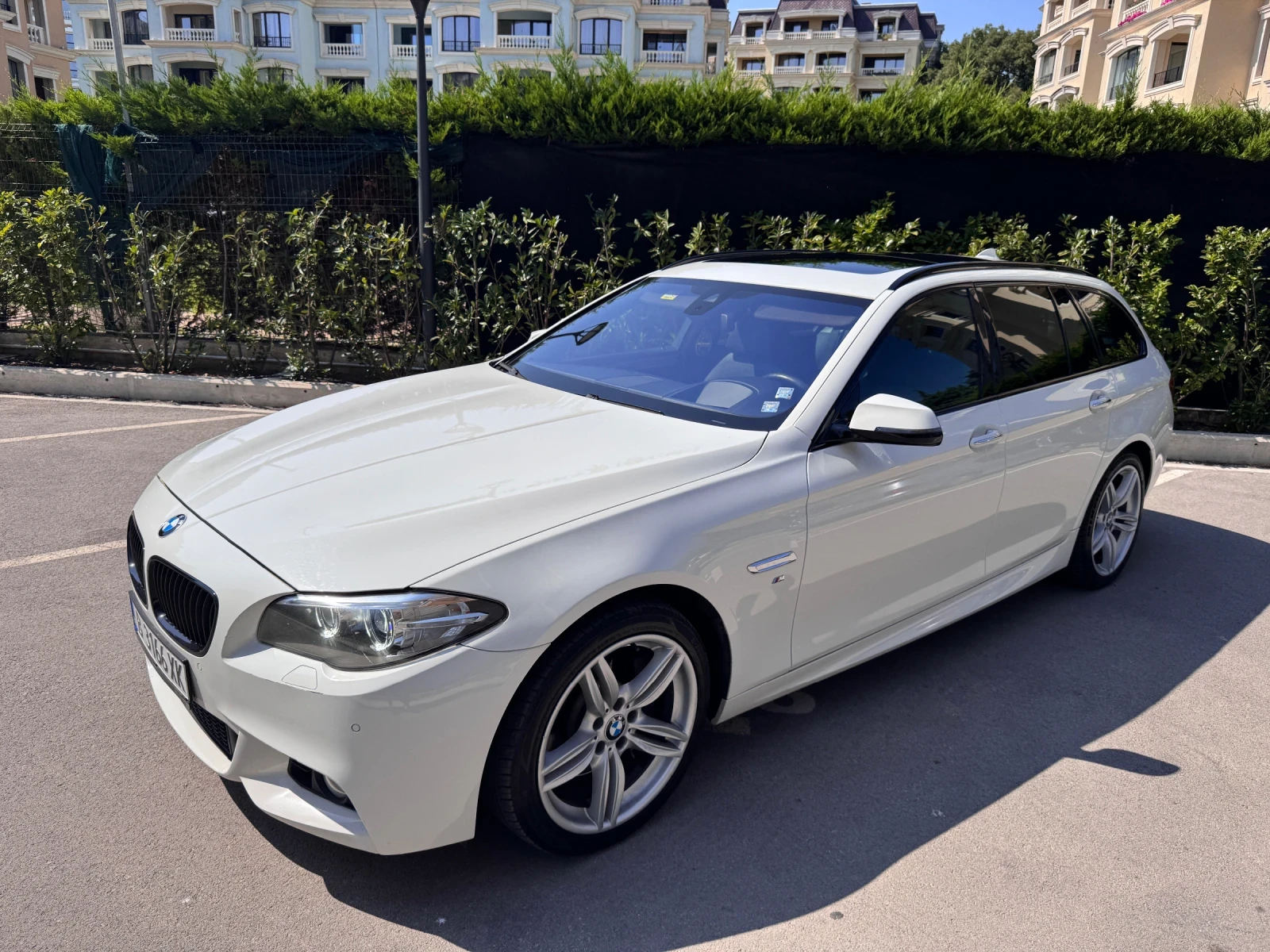 BMW 530 Face M-Pack Shadowline Head up Keyless Panorama, снимка 2 - Автомобили и джипове - 55740090