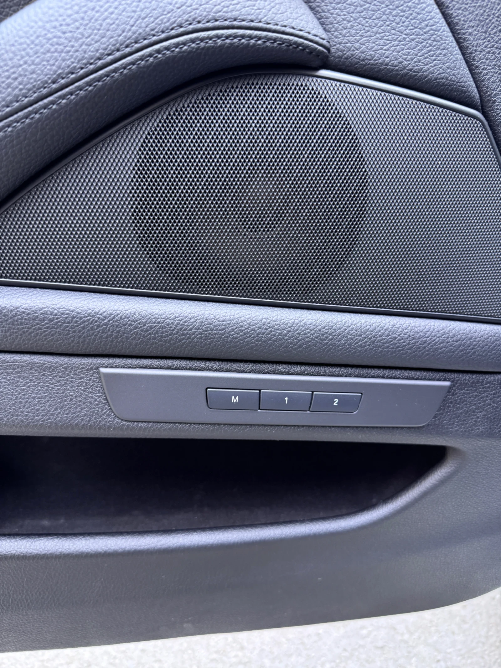 BMW 530 Face M-Pack Shadowline Head up Keyless Panorama, снимка 15 - Автомобили и джипове - 55740090