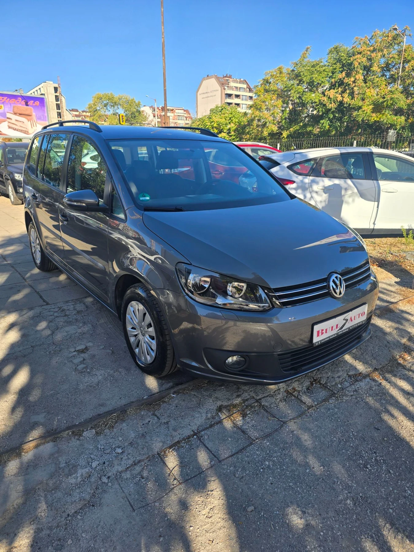 VW Touran, снимка 2 - Автомобили и джипове - 56361871