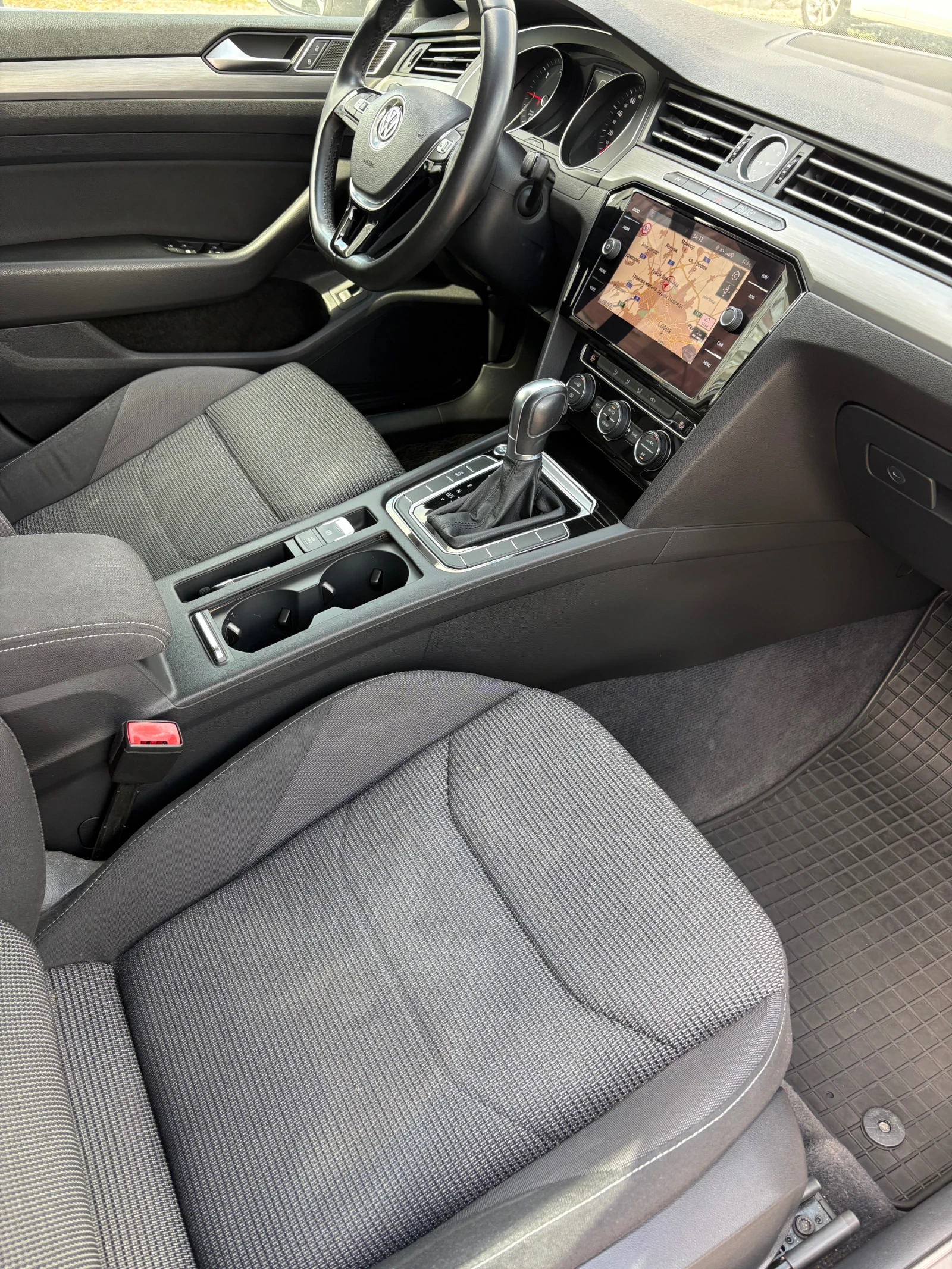 VW Arteon 2.0 D, снимка 13 - Автомобили и джипове - 56363832