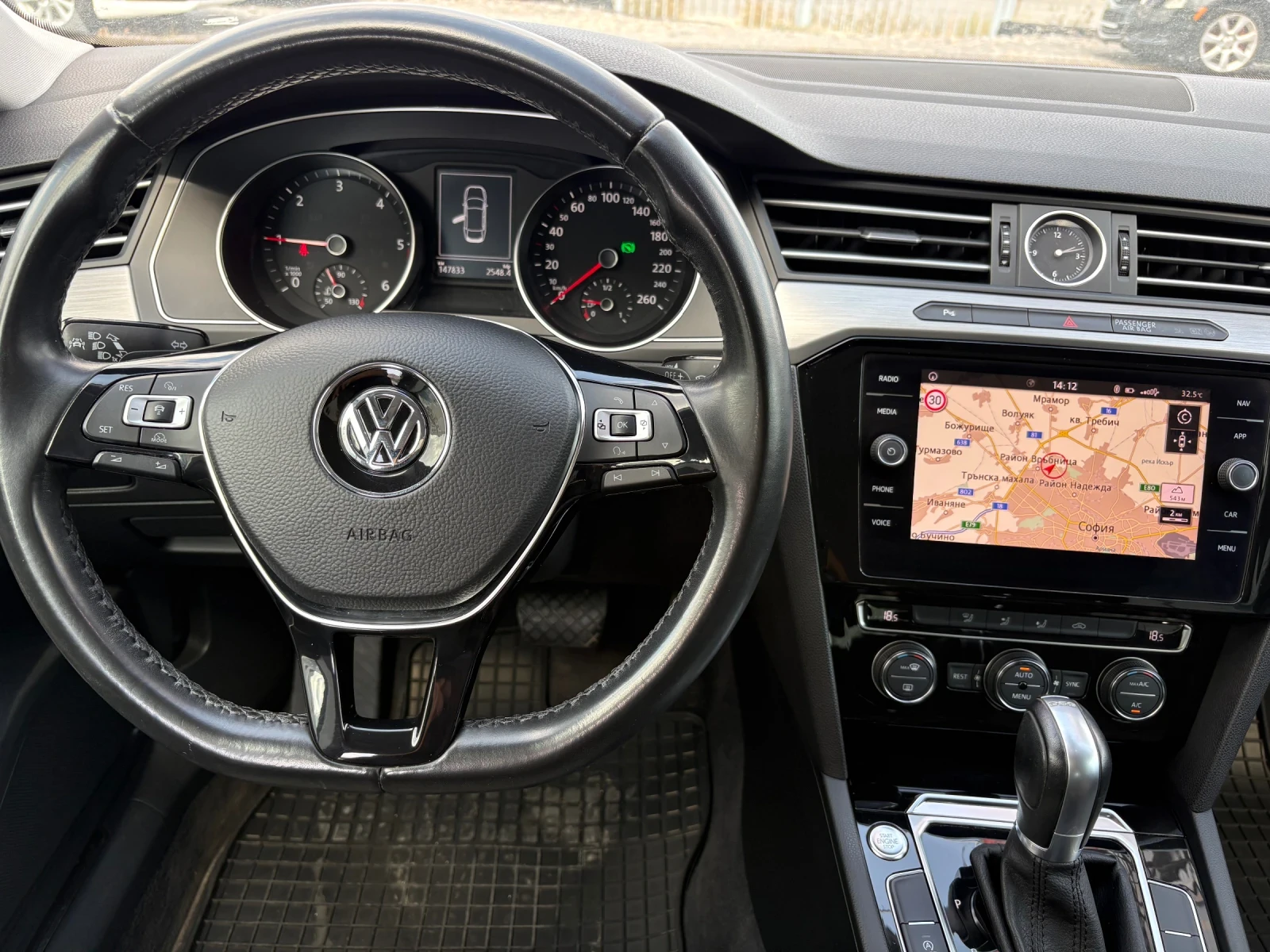 VW Arteon 2.0 D, снимка 10 - Автомобили и джипове - 56363832