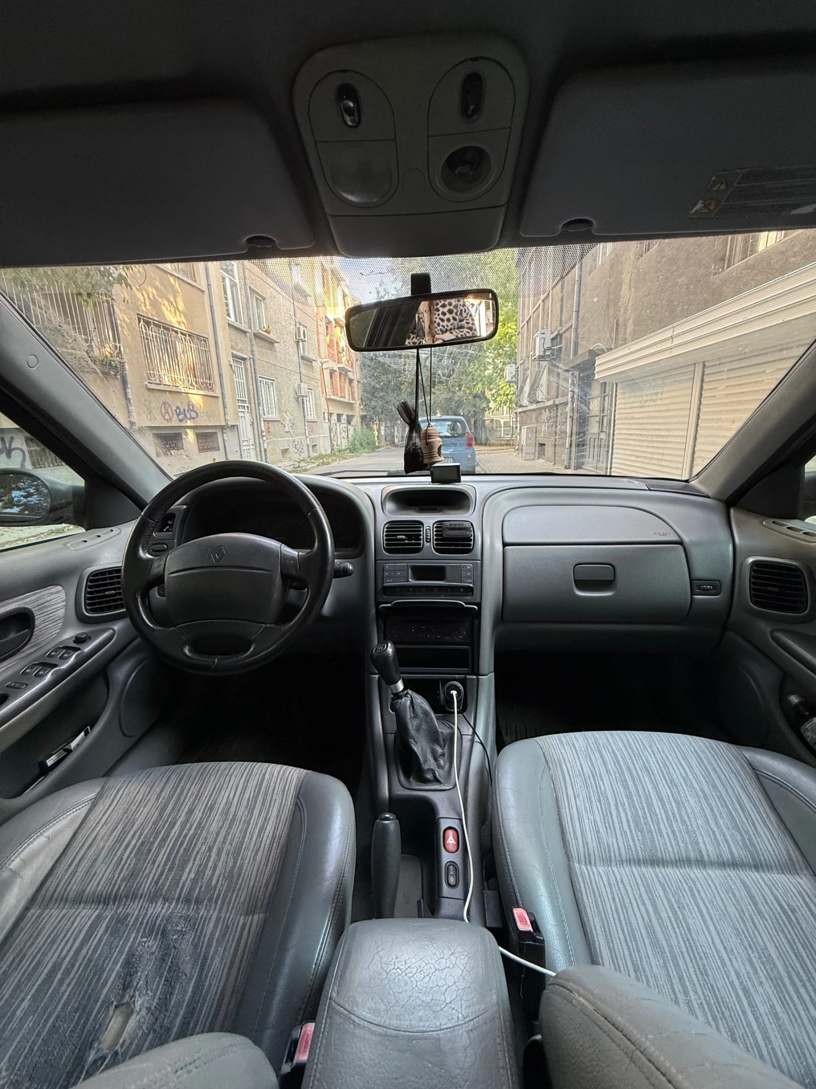 Renault Laguna, снимка 7 - Автомобили и джипове - 56414314