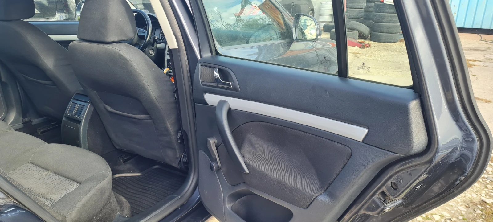 Skoda Octavia 1.6 TDI, снимка 10 - Автомобили и джипове - 56678948