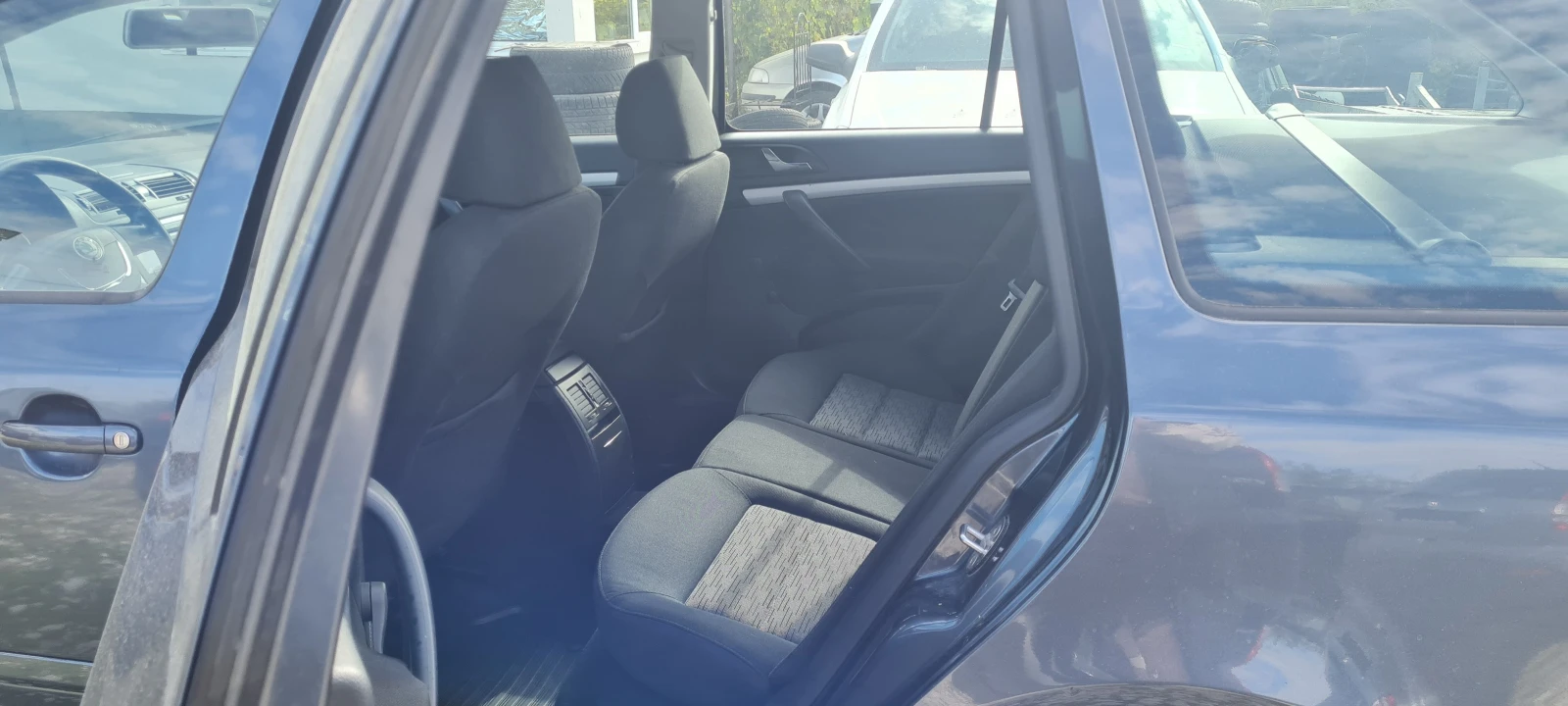 Skoda Octavia 1.6 TDI, снимка 13 - Автомобили и джипове - 56678948