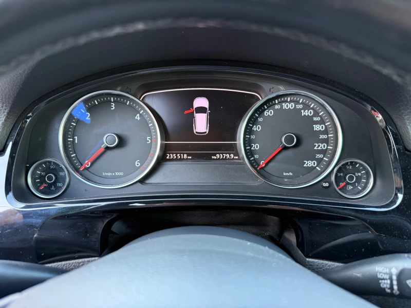 VW Touareg 3.0TDI , снимка 13 - Автомобили и джипове - 50901443