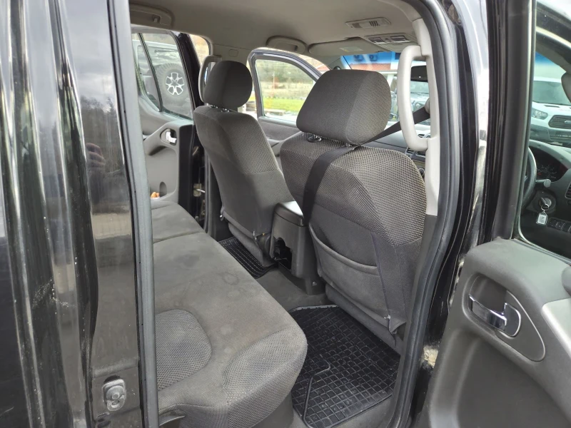 Nissan Navara, снимка 11 - Автомобили и джипове - 52280316