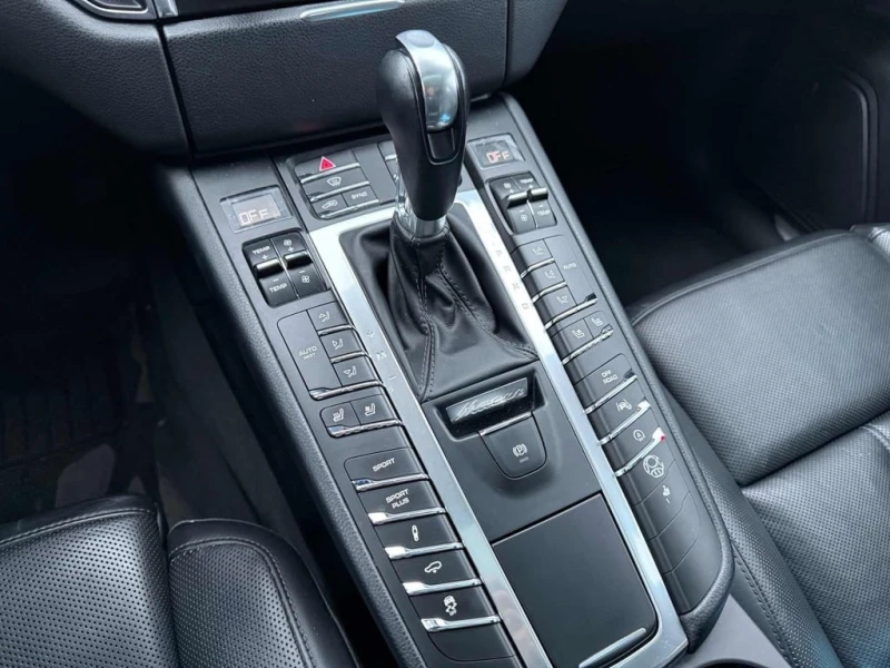 Porsche Macan * Turbo * CARFAX * БЕЗ ПЪРВОНАЧАЛНА ВНОСКА, снимка 10 - Автомобили и джипове - 52847968