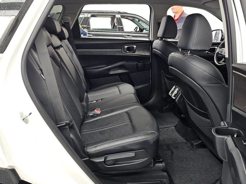 Kia Sorento 2.5 Automatic, снимка 16 - Автомобили и джипове - 55579894