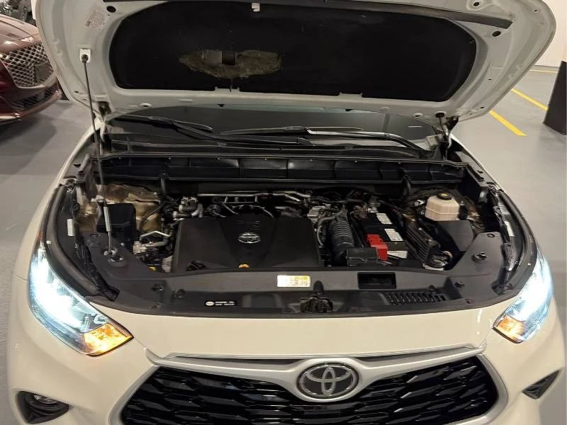 Toyota Highlander * XLE AWD * 7 МЕСТЕН * ДИСТРОНИК * CARFAX, снимка 16 - Автомобили и джипове - 55799992