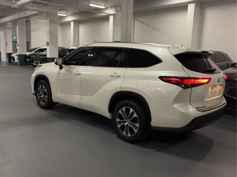 Toyota Highlander * XLE AWD * 7 МЕСТЕН * ДИСТРОНИК * CARFAX, снимка 7 - Автомобили и джипове - 55799992