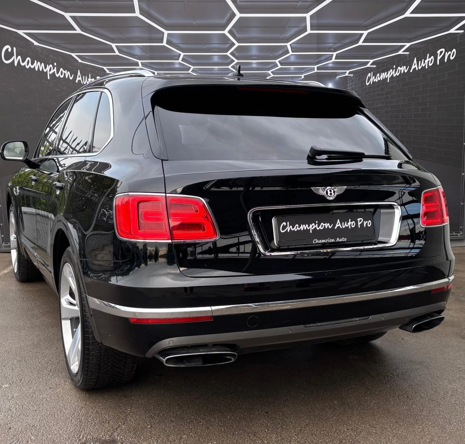 Bentley Bentayga 6.0-W12 БАРТЕР-ЛИЗИНГ - изображение 4