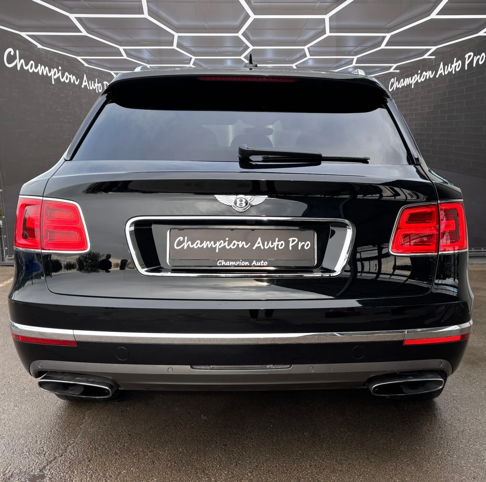 Bentley Bentayga 6.0-W12 БАРТЕР-ЛИЗИНГ - изображение 5