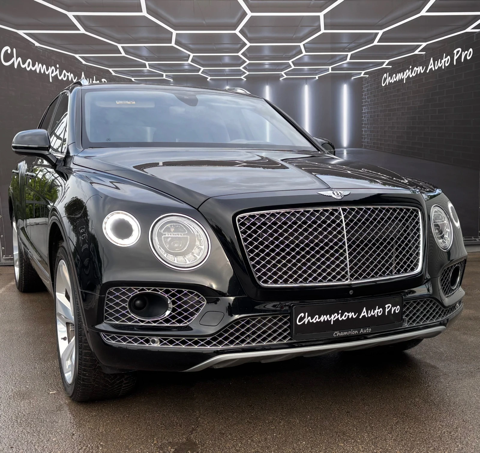 Bentley Bentayga 6.0-W12 БАРТЕР-ЛИЗИНГ - изображение 3