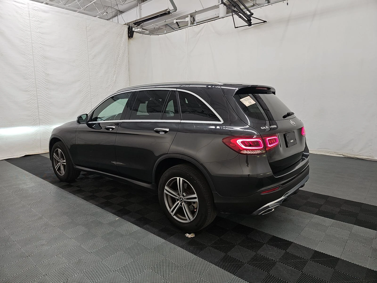 Mercedes-Benz GLC 300 2022* 9G* AMBIENT* DESIGNO* KEYLESS* М.ТОЧКА - изображение 5