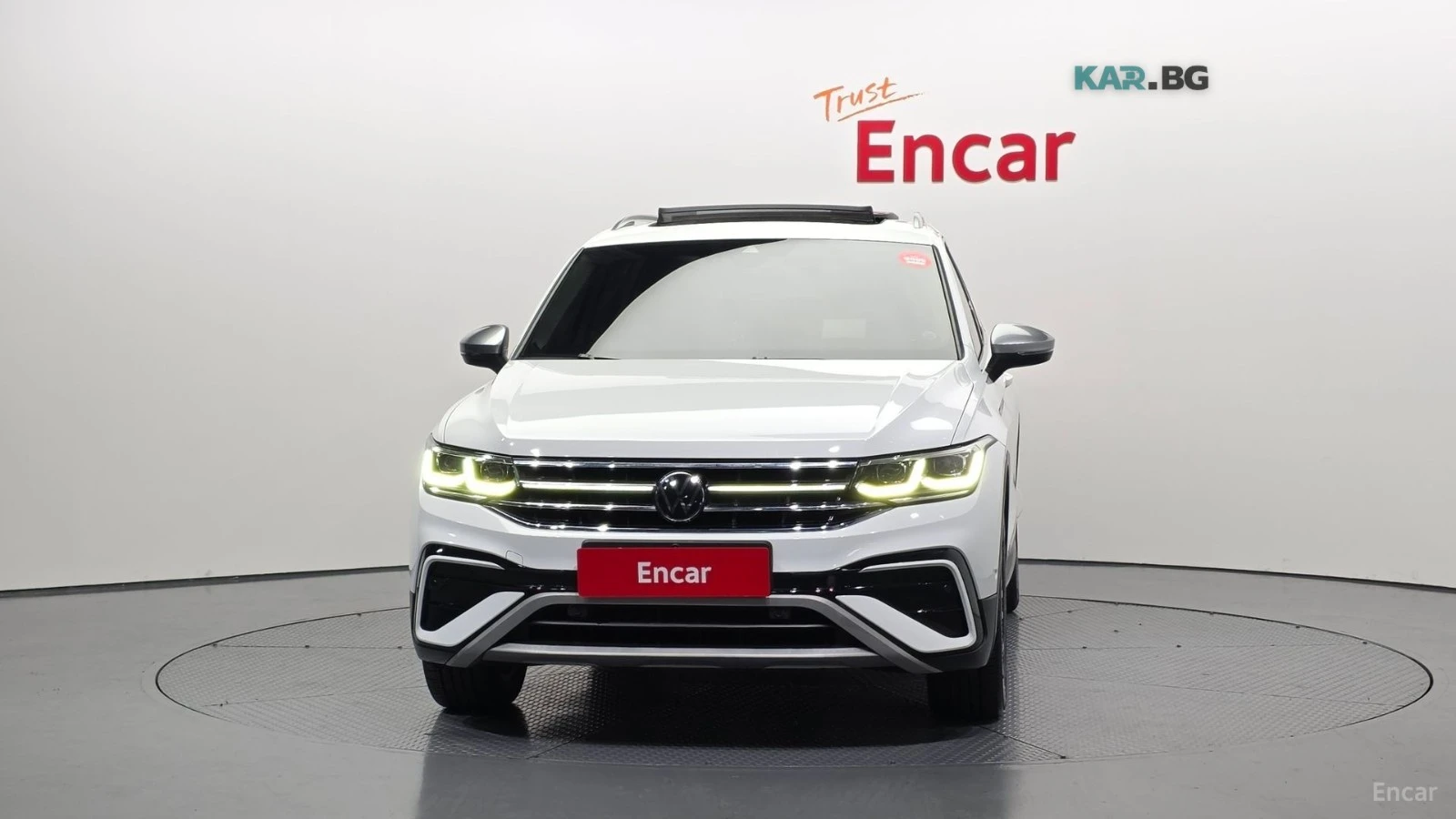 VW Tiguan PRESTIGE/HUD/KEYLESS/PANO/KAMEPA, снимка 3 - Автомобили и джипове - 54895769