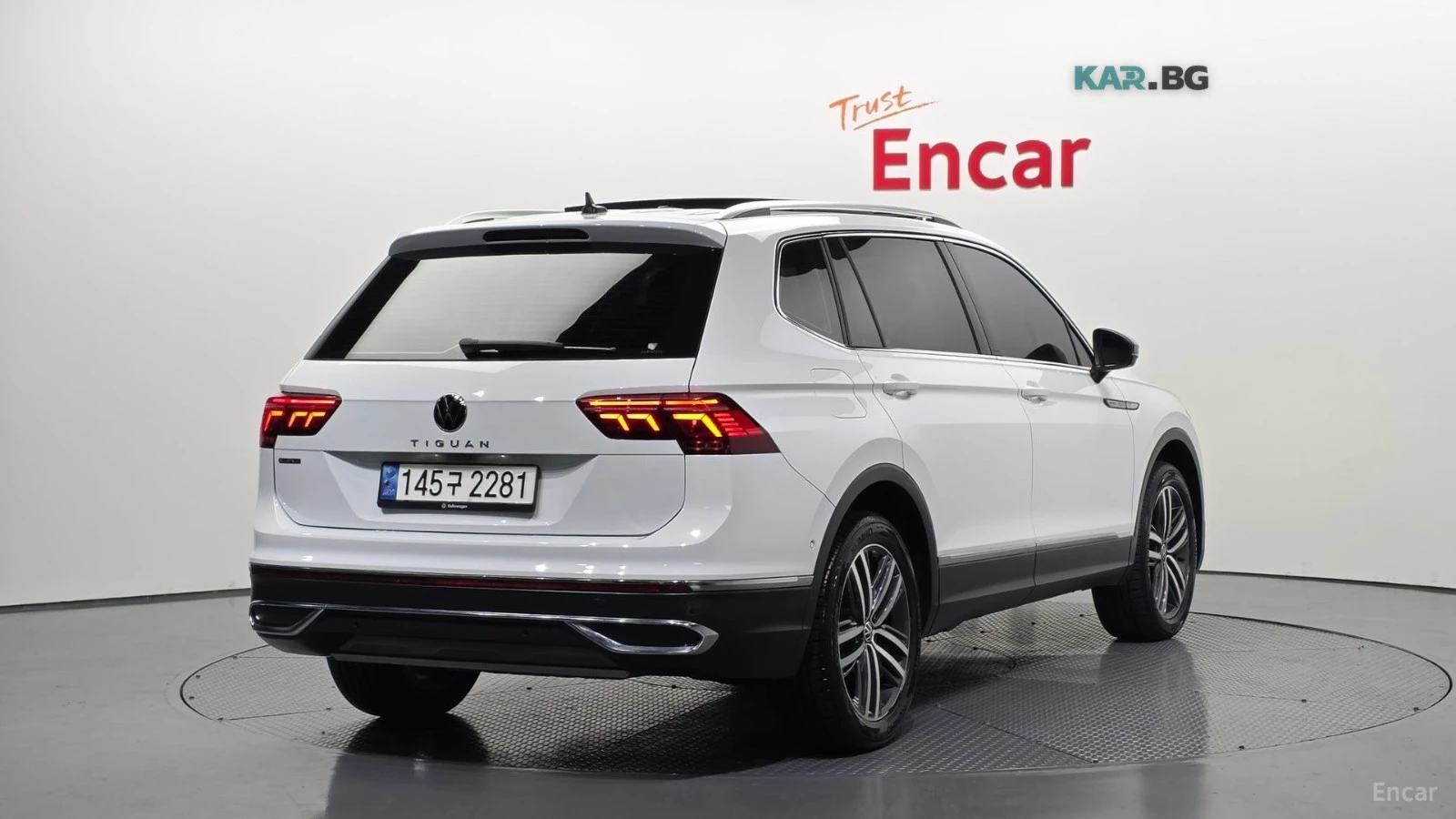 VW Tiguan PRESTIGE/HUD/KEYLESS/PANO/KAMEPA, снимка 2 - Автомобили и джипове - 54895769
