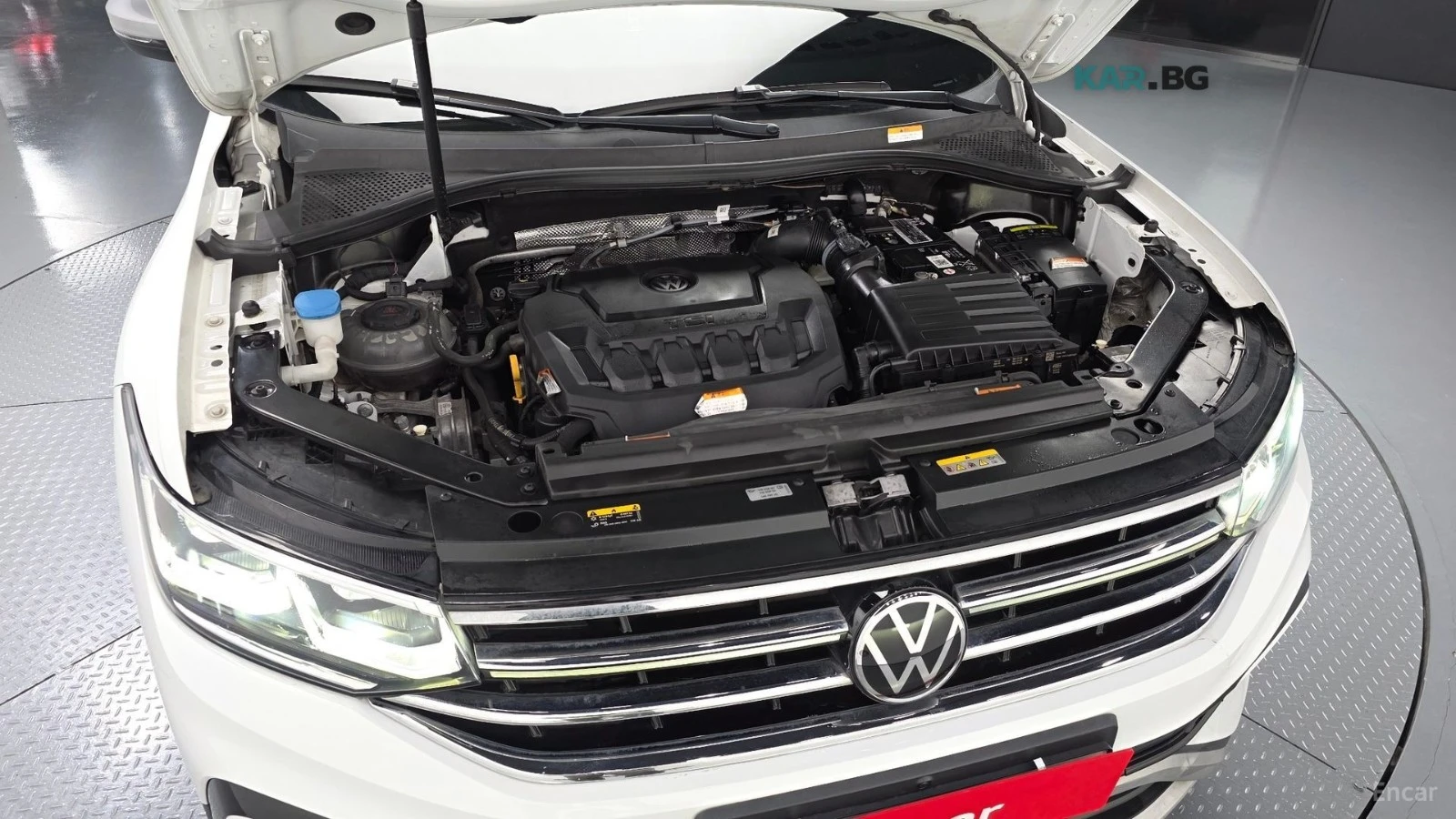 VW Tiguan PRESTIGE/HUD/KEYLESS/PANO/KAMEPA, снимка 6 - Автомобили и джипове - 54895769