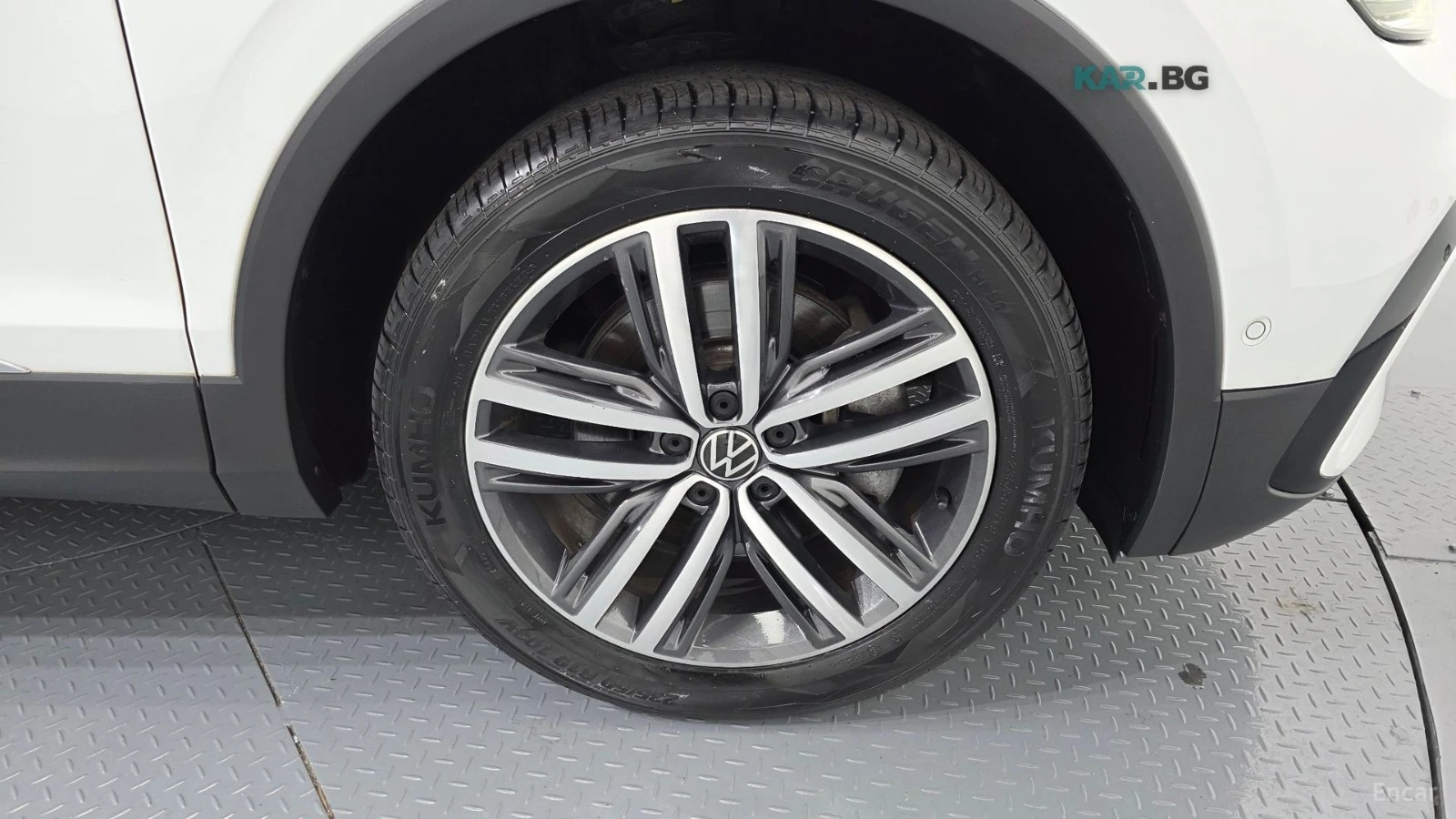 VW Tiguan PRESTIGE/HUD/KEYLESS/PANO/KAMEPA, снимка 5 - Автомобили и джипове - 54895769