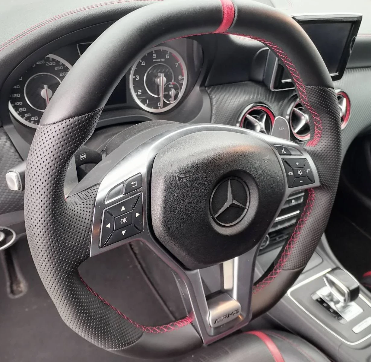 Mercedes-Benz GLA 45 AMG Реални Километри - 75000km , снимка 11 - Автомобили и джипове - 56108541