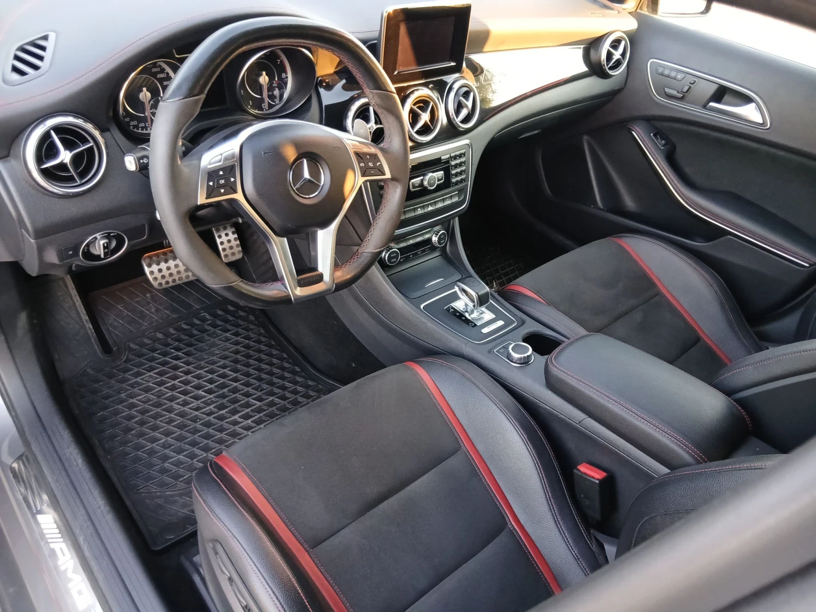 Mercedes-Benz GLA 45 AMG Edition One - 75000km, снимка 11 - Автомобили и джипове - 56011504