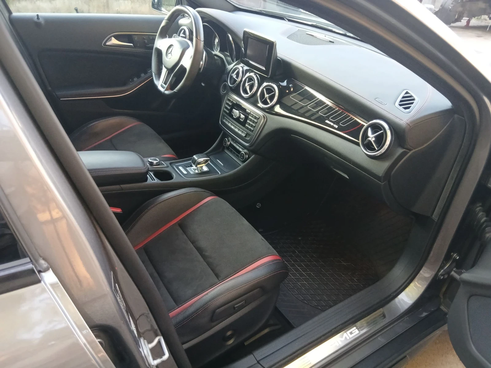 Mercedes-Benz GLA 45 AMG Edition One - 75000km, снимка 14 - Автомобили и джипове - 56011504