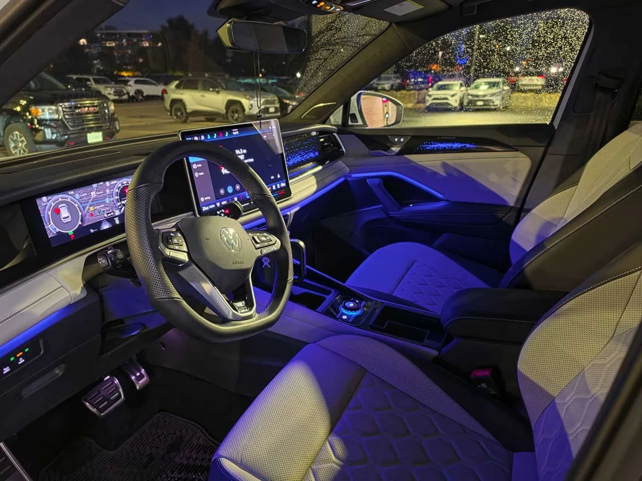 VW Tiguan * Highline R Line * АВТОКРЕДИТ* , снимка 5 - Автомобили и джипове - 56336697