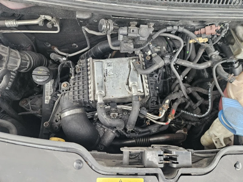 VW Caravelle 2.0TDI NAVI  4X4 MAXI, снимка 14 - Бусове и автобуси - 53056184