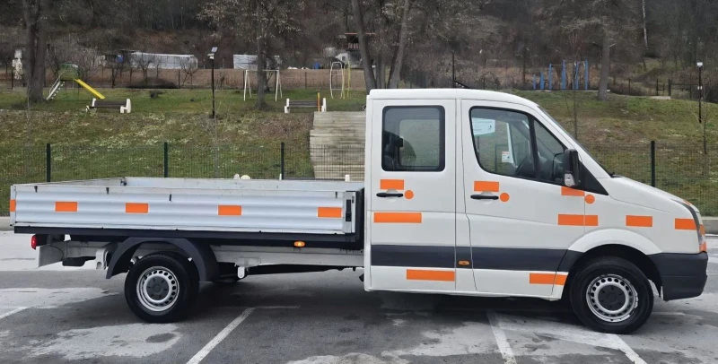 VW Crafter 2.5 TDI Макси база, снимка 4 - Бусове и автобуси - 53470499