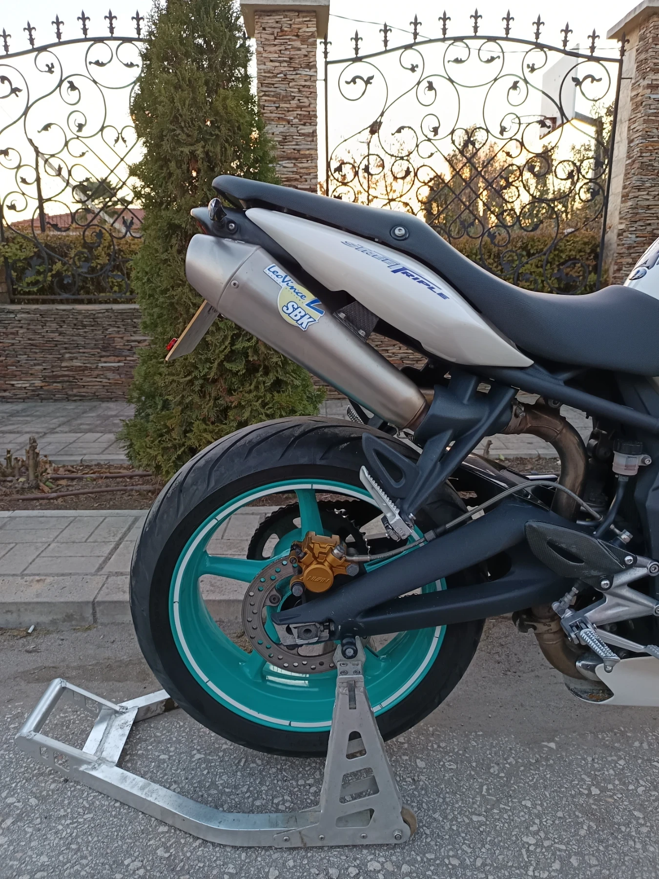 Triumph Street Triple 675i ARROW - изображение 10