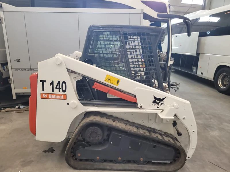 Мини челни товарачи Bobcat T140, снимка 1 - Индустриална техника - 46552585