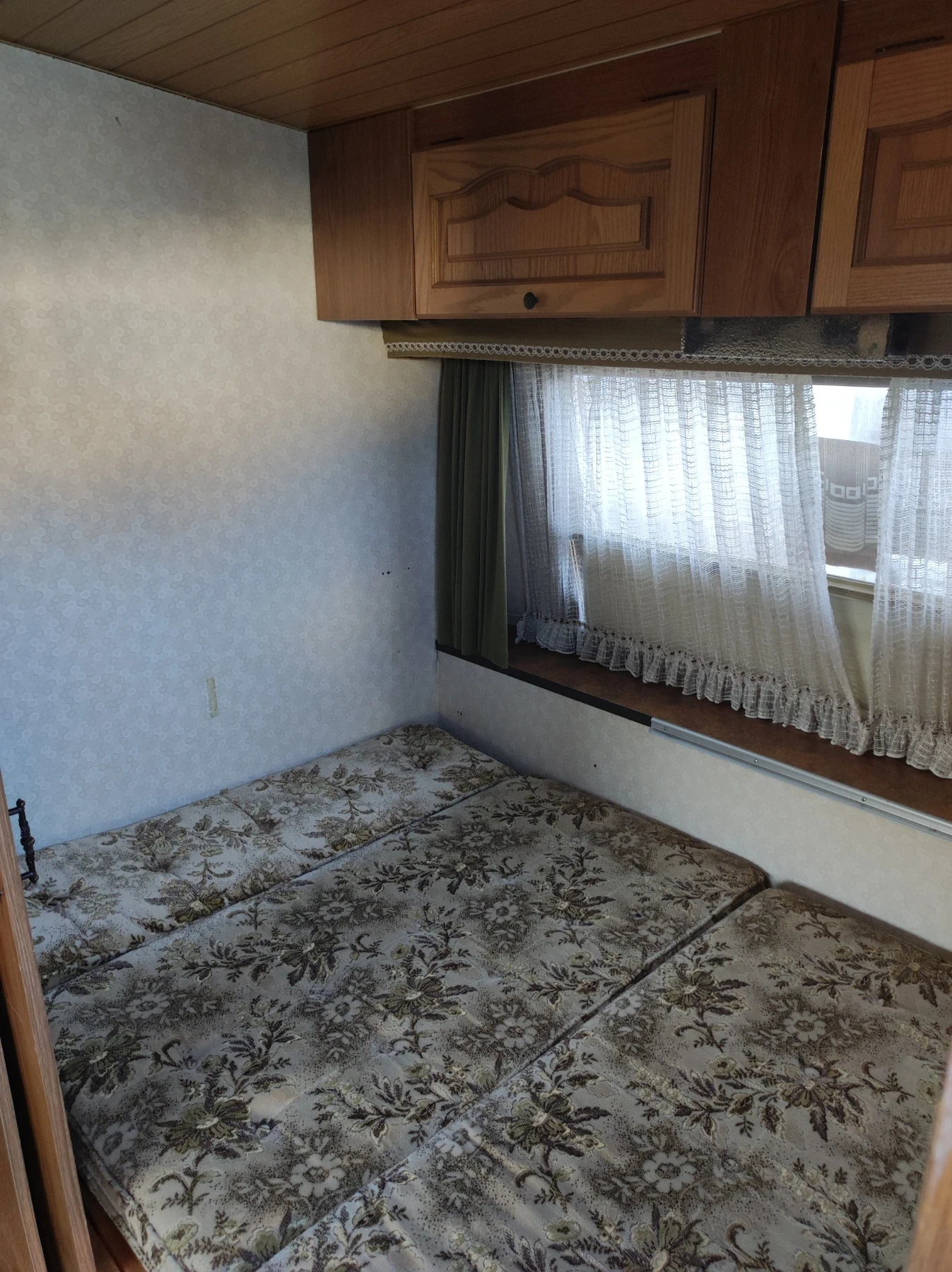 �������� Burstner | Mobile.bg � ����������� 4