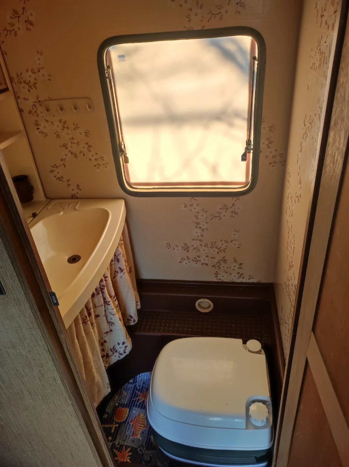 �������� Burstner | Mobile.bg � ����������� 7