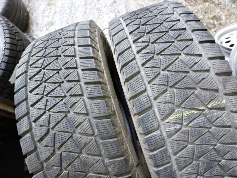 Гуми Зимни 255/70R16, снимка 1 - Гуми и джанти - 36664739