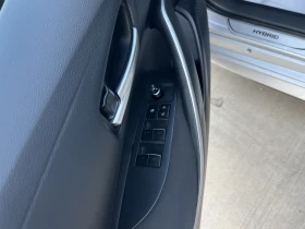 Toyota Corolla   1.8 Hybrid, снимка 17