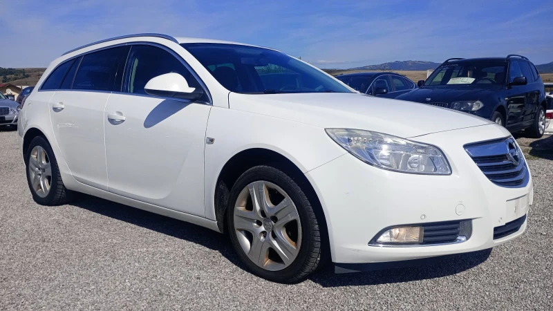 Opel Insignia 2.0CDTI, снимка 1 - Автомобили и джипове - 47450021